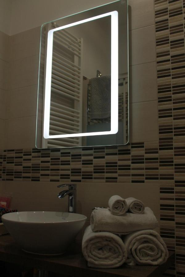 רומא Ben'S Houses - Trastevere Apartment מראה חיצוני תמונה